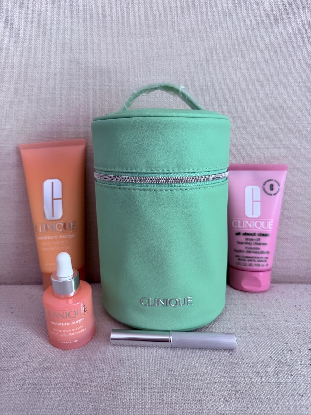 Clinique Mint Green Travel Pouch with Full Sized Beauty
